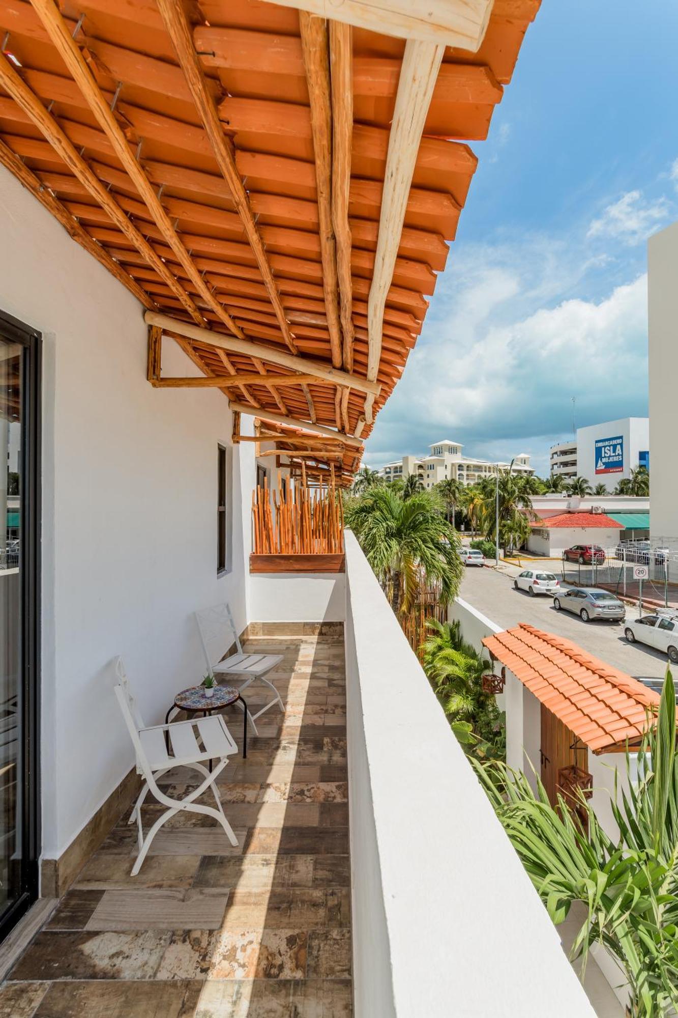 *Casa Aluxes- Guesthouse* Канкун Экстерьер фото